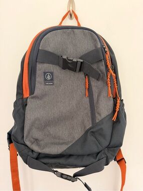 Volcom Daily Backpack in Navy Blue w Brown Trim Unisex